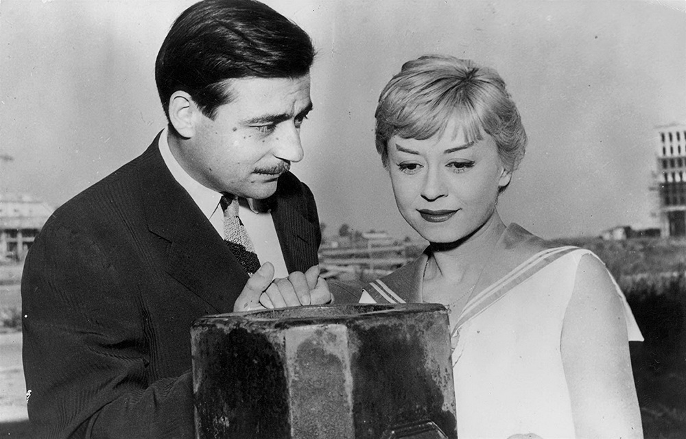 Für Fellini spielt François Périer in "Die Nächte der Cabiria" einen vermeintlich mitfühlenden Buchhalter, der um Cabiria (Giulietta Masina) wirbt.