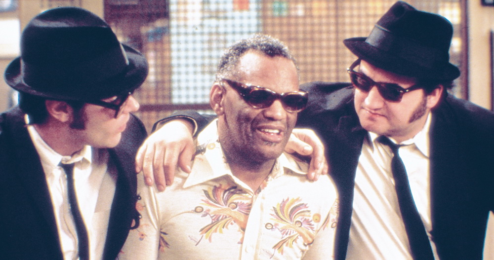 Dan Aykroyd und John Belushi mit  Ray Charles (© Universal Pictures International)