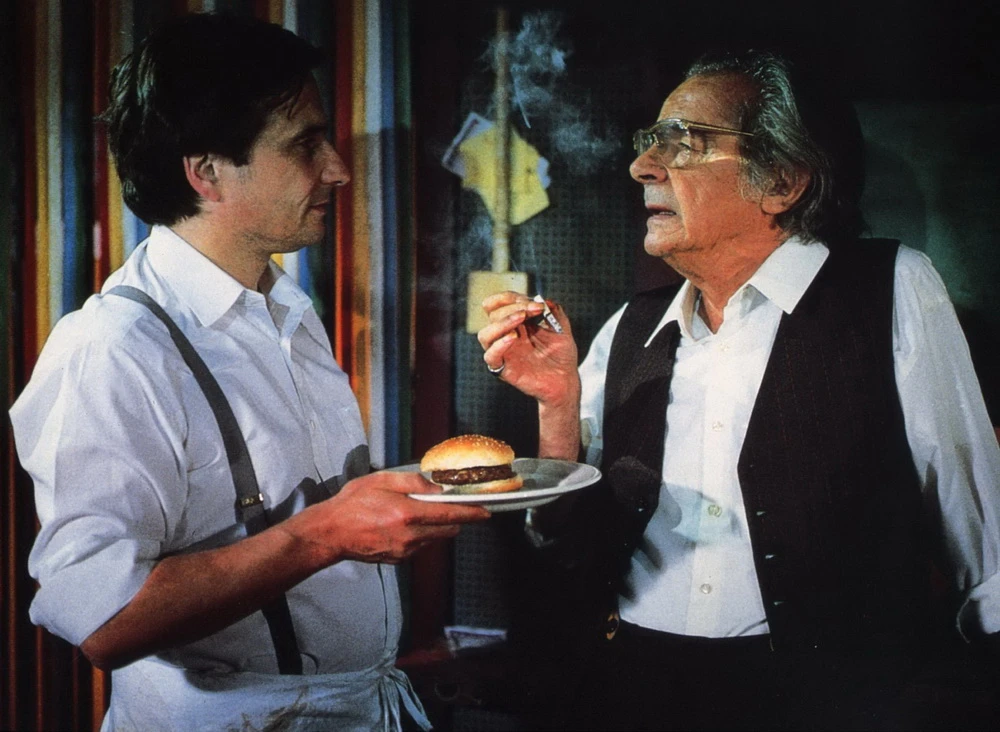 Serge Reggiani (r.) und Jean-Pierre Léaud in "I hired a Contract Killer" (imago/Prod.DB)