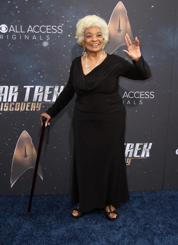 Bis ins hohe Alter ein Liebling der Trekkies: Nichelle Nichsols 2017 bei der Premiere von "Star Trek: Discovery" (IMAGO / Starface)