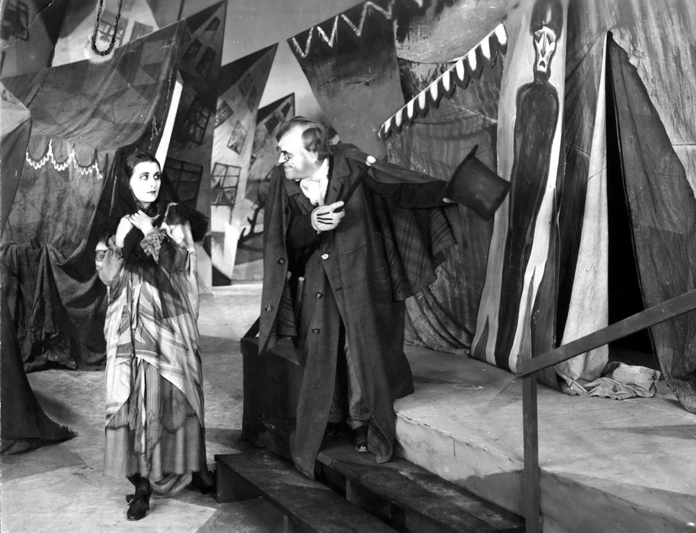 Mit „Das Cabinet des Dr. Caligari“ beginnt die Verbindung von Kino-Jahrmärkten mit dem Phantastischen (© IMAGO / Ronald Grant)