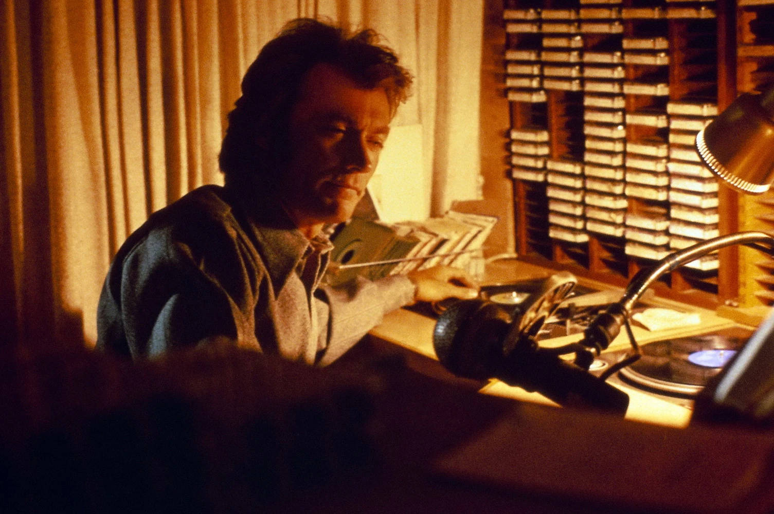 Clint Eastwoods Radiostimme zieht in "PLay Misty for Me" eine gefährliche Stalkerin an (© Imago/Entertainment Pictures)