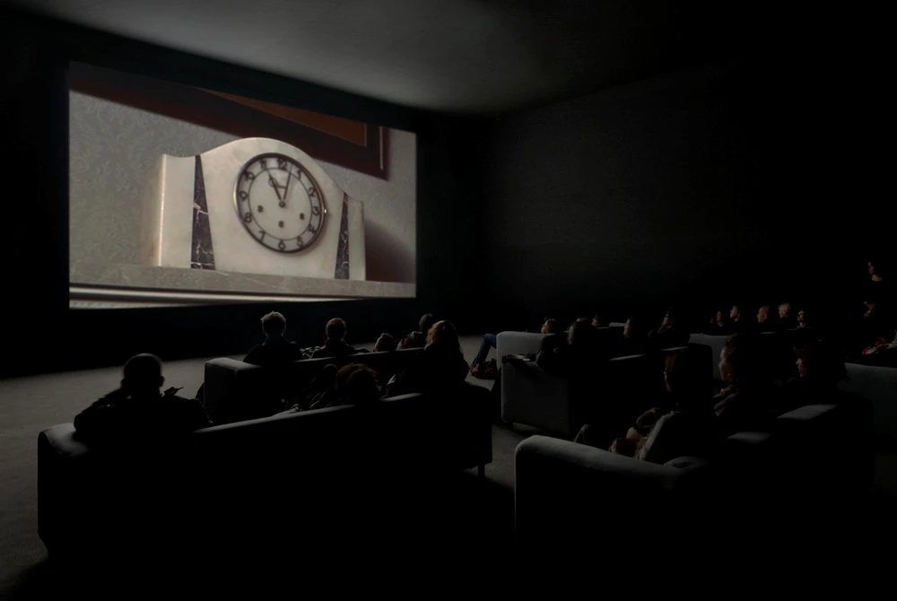 Christian Marclay, The Clock (Installationsansicht) (© Christian Marclay, Courtesy Paula Cooper Gallery, New York)
