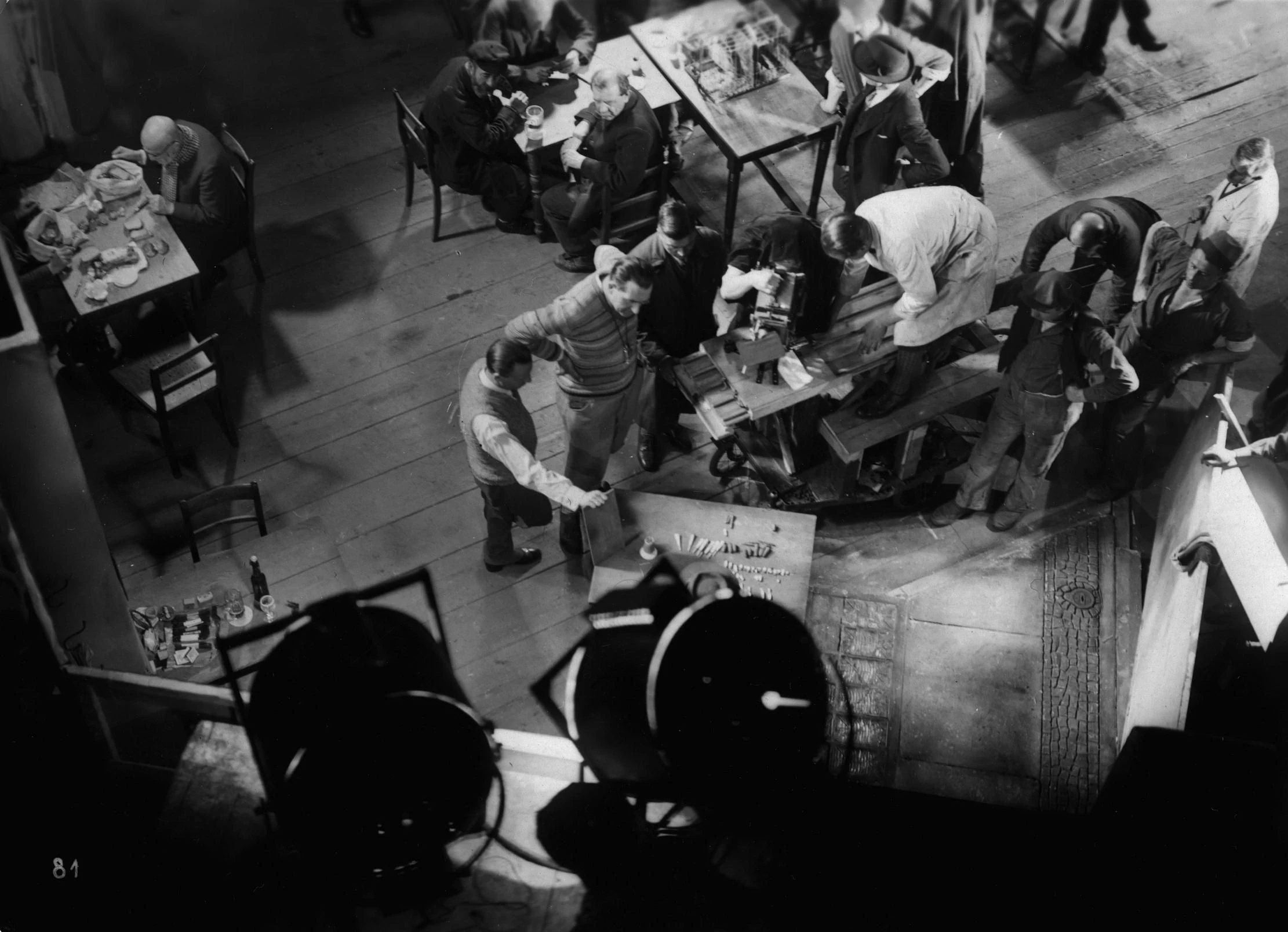 Akribische Planung beim Dreh von Fritz Langs „M“ (1931) (© Horst von Harbou, Quelle: Filmmuseum Berlin – Stiftung Deutsche Kinemathek)