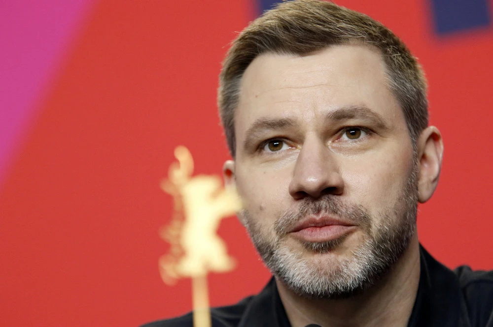 Frédéric Hambalek bei der Berlinale-Pressekonferenz von „Was Marielle weiß“ (© IMAGO / Future Image)